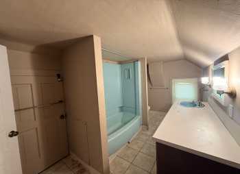 Interior Photo 17