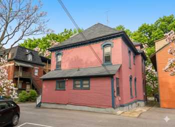Exterior Photo 2